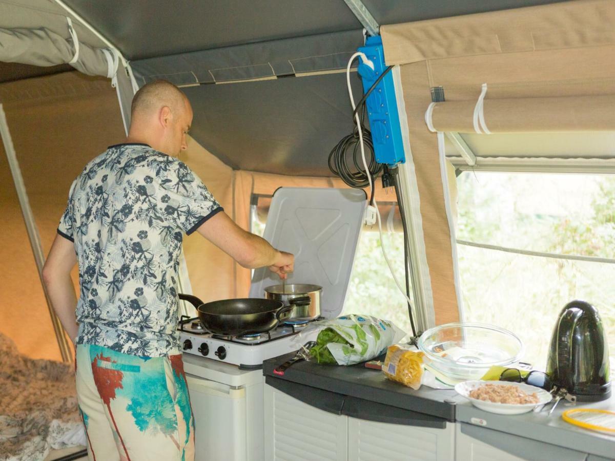 Europe Tents Camping Le Clou Meynard Buitenkant foto